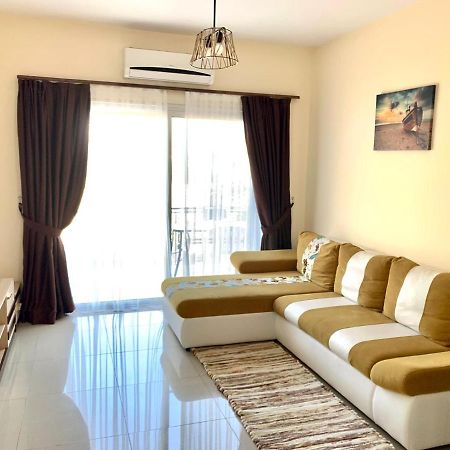 Amazing Two-Bedroom Apartment In Residence Lukomorye D1 With Private Garden Karavas  Exteriör bild