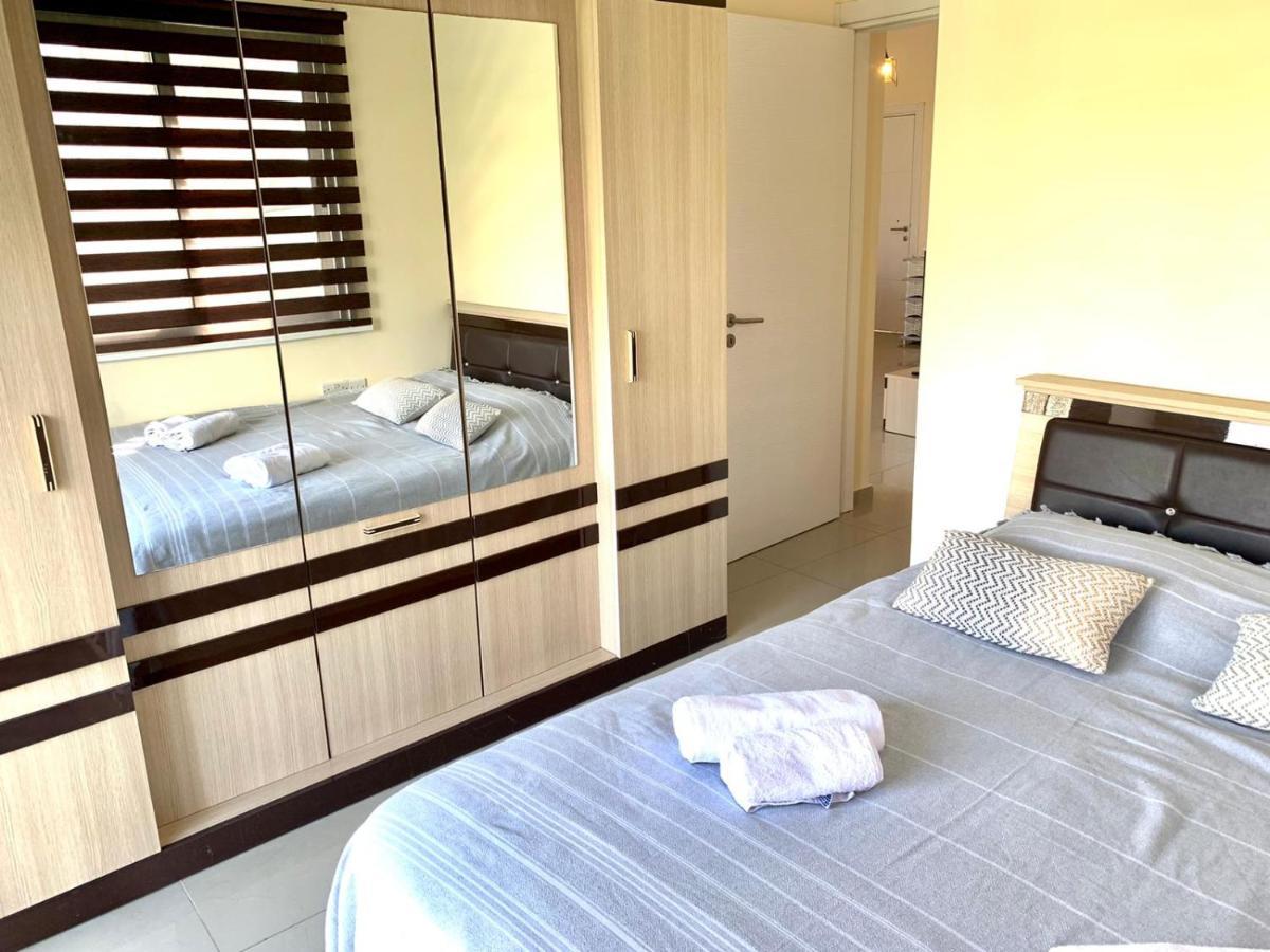 Amazing Two-Bedroom Apartment In Residence Lukomorye D1 With Private Garden Karavas  Exteriör bild