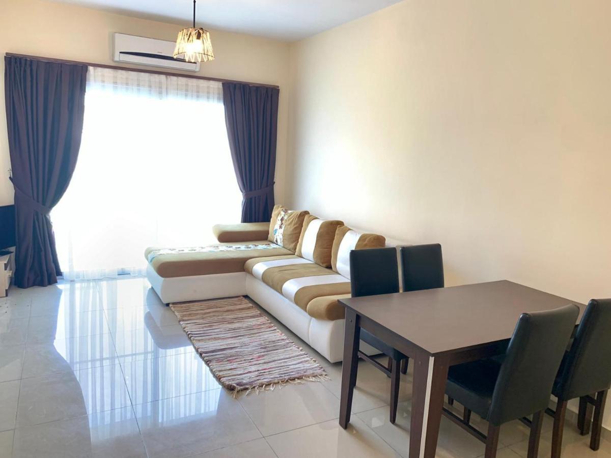 Amazing Two-Bedroom Apartment In Residence Lukomorye D1 With Private Garden Karavas  Exteriör bild